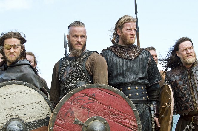 Vikingové - Série 2 - Válka bratrů - Z filmu - Travis Fimmel, Jefferson Hall, Donal Logue
