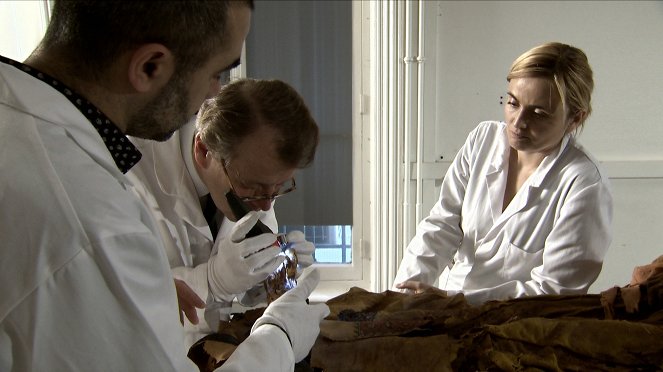 Koptské mumie z Antinoopolis - Z filmu