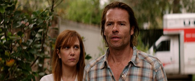 Nelítostný žert - Z filmu - Kristen Wiig, Guy Pearce