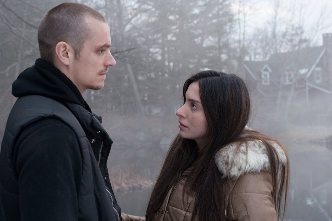 Noční běžec - Z filmu - Joel Kinnaman, Genesis Rodriguez