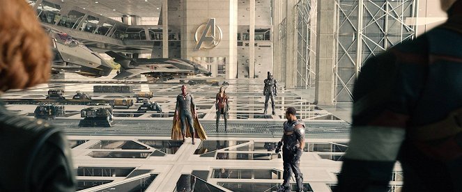 Avengers: Age of Ultron - Z filmu - Paul Bettany, Elizabeth Olsen