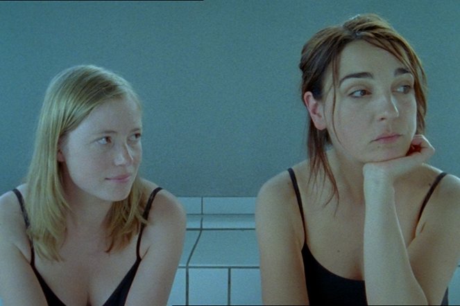 L'Absence - Z filmu - Cecile Coustillac, Jocelyne Desverchère