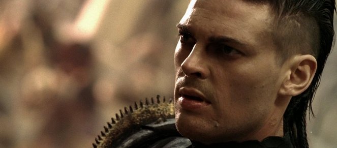 Riddick: Kronika temna - Z filmu - Karl Urban