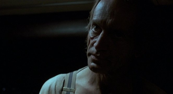 Na prahu temnot - Z filmu - Lance Henriksen