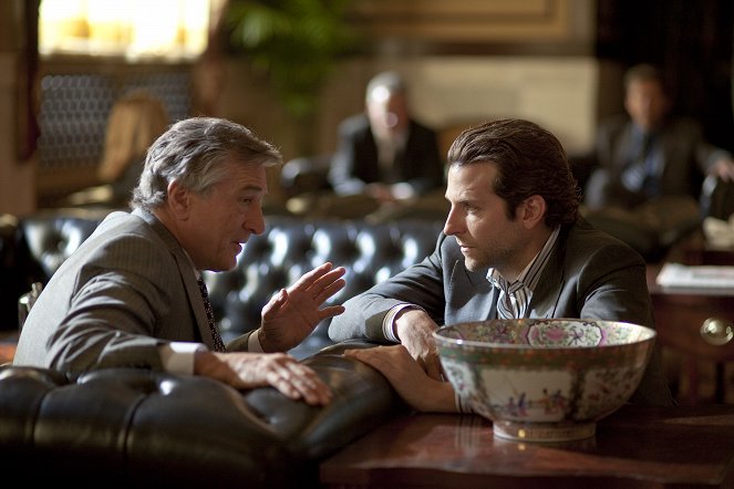 Všemocný - Z filmu - Robert De Niro, Bradley Cooper