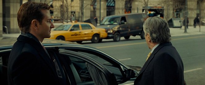Všemocný - Z filmu - Bradley Cooper, Robert De Niro