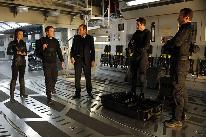Agenti S.H.I.E.L.D. - Z filmu - Ming-Na Wen, Iain De Caestecker, Clark Gregg, Brett Dalton