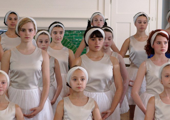 Baletní střevíčky - Z filmu - Emma Watson, Yasmin Paige, Lucy Boynton