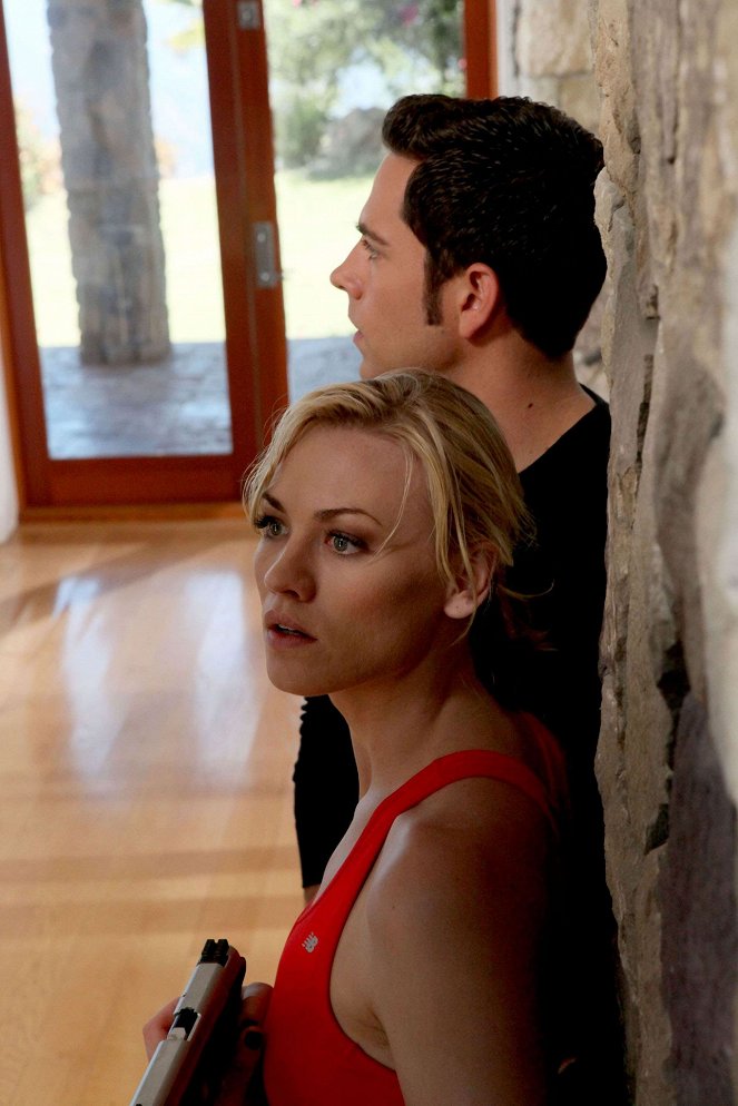 Chuck - Chuck a vousatý bandita - Z filmu - Yvonne Strahovski, Zachary Levi