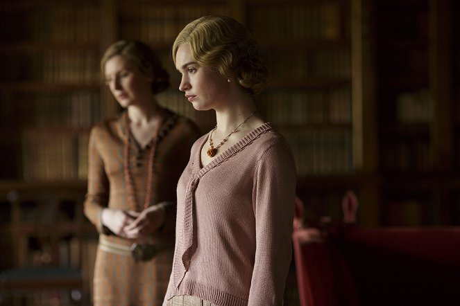 Panství Downton - Z filmu - Lily James