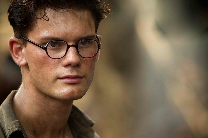 Koleje osudu - Z filmu - Jeremy Irvine