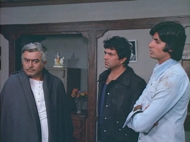 Plameny - Z filmu - Sanjeev Kumar, Dharmendra, Amitabh Bachchan