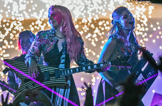 Jem and the Holograms - Z filmu - Hayley Kiyoko, Aubrey Peeples, Stefanie Scott