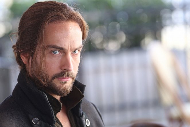 Ospalá díra - Jdi tam, kam tě posílám… - Z filmu - Tom Mison