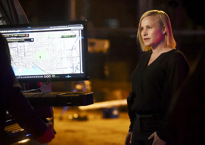 Kriminálka: Oddělení kybernetiky - Fire Code - Z filmu - Patricia Arquette