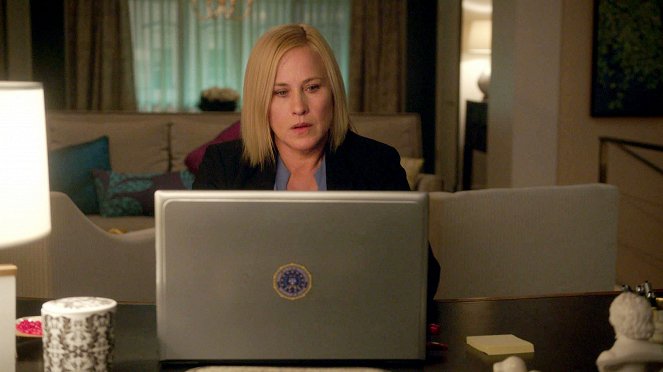 Kriminálka: Oddělení kybernetiky - Family Secrets - Z filmu - Patricia Arquette