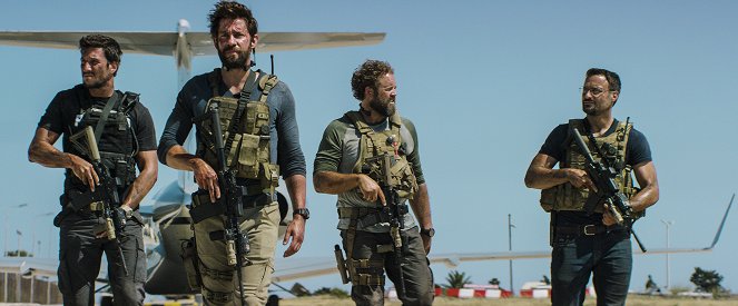 13 hodin: Tajní vojáci z Benghází - Z filmu - Pablo Schreiber, John Krasinski, David Denman, Dominic Fumusa