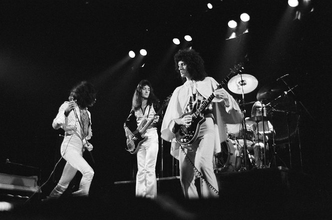 Queen: A Night in Bohemia - Z filmu - John Deacon, Brian May