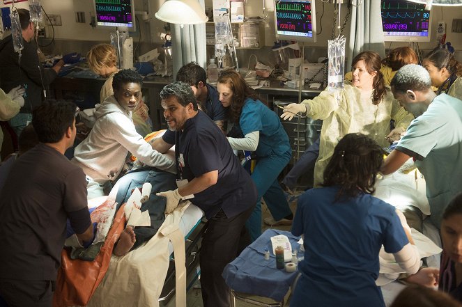 Code Black - Season 1 - Pilot - Z filmu - Adina Porter, Luis Guzmán, Marcia Gay Harden