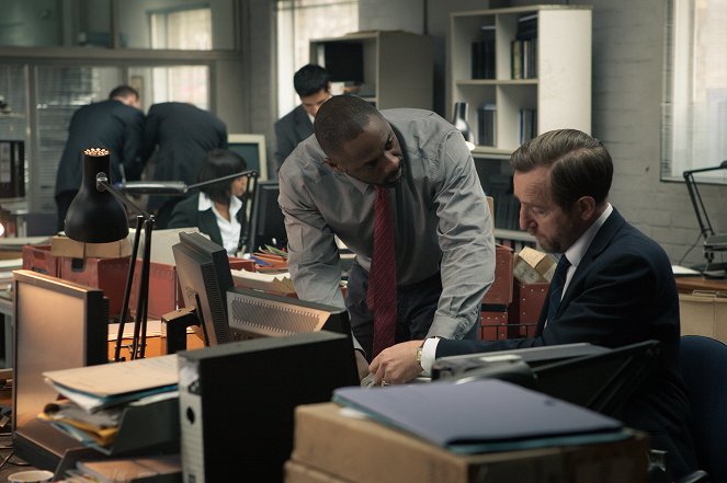 Luther - Epizoda 2 - Z filmu - Idris Elba, Michael Smiley