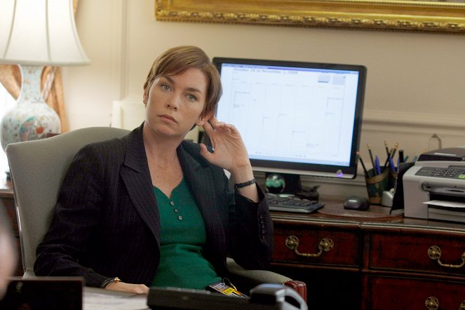 Julianne Nicholson