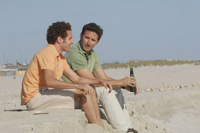 Royal Pains - Pilot - Photos - Paulo Costanzo, Mark Feuerstein