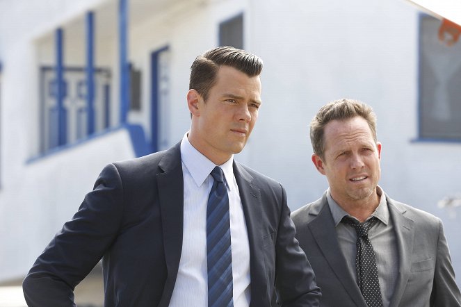 Josh Duhamel, Dean Winters