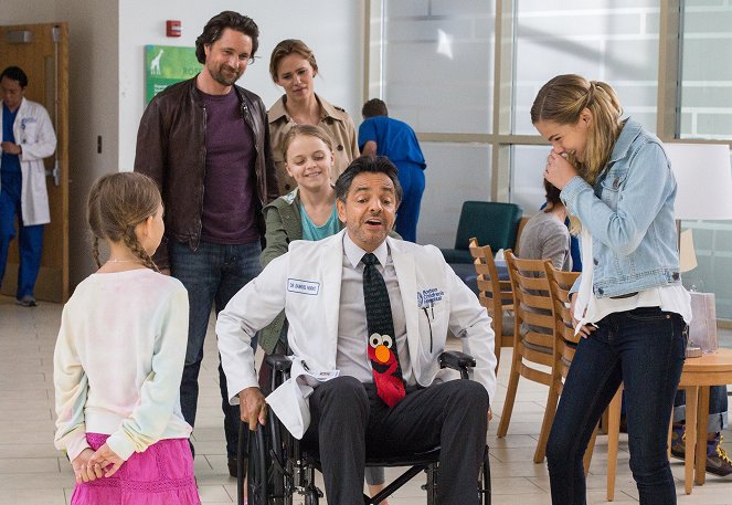 Zázraky z nebe - Z filmu - Martin Henderson, Jennifer Garner, Kylie Rogers, Eugenio Derbez