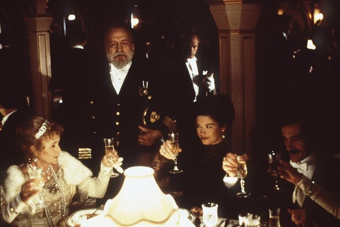 Titanic - Z filmu - Eva Marie Saint, George C. Scott, Catherine Zeta-Jones