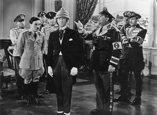 Diktátor - Z filmu - Charlie Chaplin, Billy Gilbert