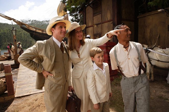 Linus Roache, Jennifer Ehle, Leopold Benedict, Rahul Bose