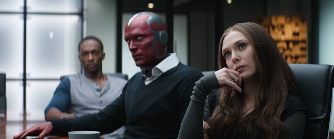 Captain America: Občanská válka - Z filmu - Anthony Mackie, Paul Bettany, Elizabeth Olsen