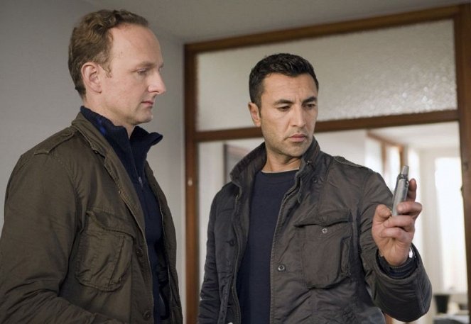 Tatort - Häuserkampf - Photos - Peter Jordan, Mehmet Kurtuluş