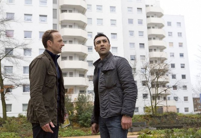 Tatort - Häuserkampf - Photos - Peter Jordan, Mehmet Kurtuluş