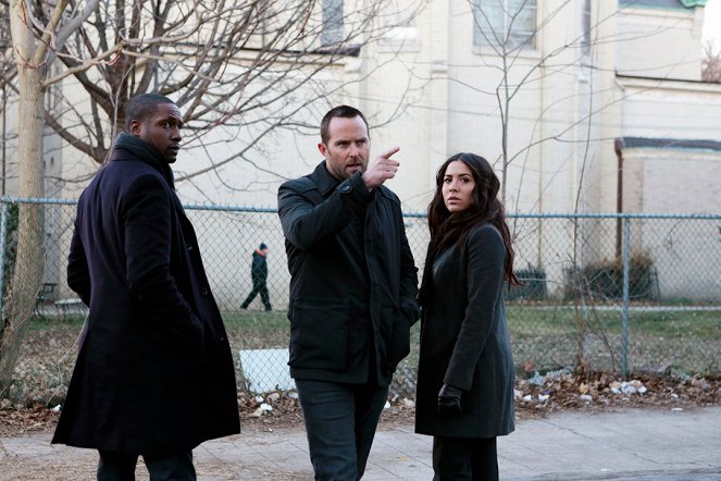 Rob Brown, Sullivan Stapleton, Audrey Esparza