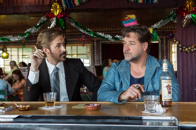 Správní chlapi - Z filmu - Ryan Gosling, Russell Crowe