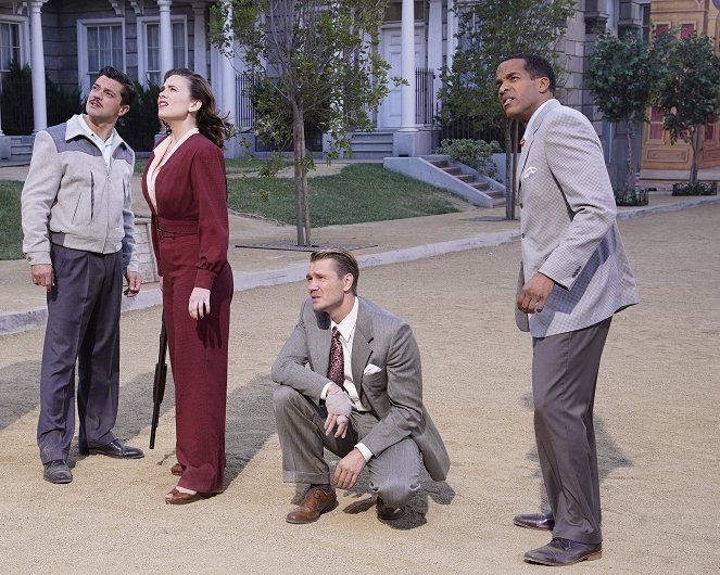Agent Carter - Hollywood Ending - Z filmu - Dominic Cooper, Hayley Atwell, Chad Michael Murray, Reggie Austin
