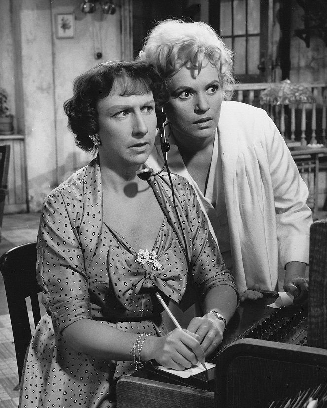 Bells Are Ringing - Z filmu - Jean Stapleton, Judy Holliday