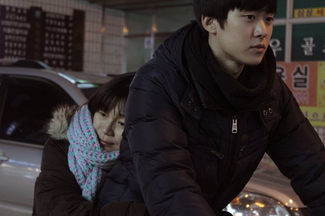 Eoddeon sisun - Z filmu - Hae-yeon Kil, Myeong Gong