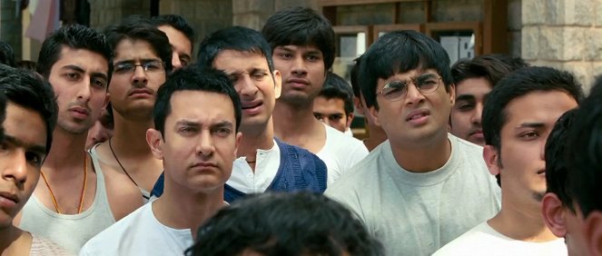 3 Idiots - Z filmu - Aamir Khan, Sharman Joshi, Madhavan
