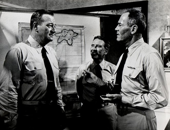 Po zlém - Z filmu - John Wayne, Burgess Meredith, Henry Fonda