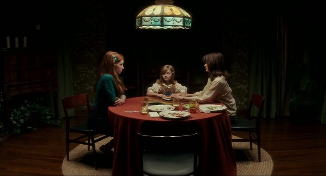 Ouija: Zrození zla - Z filmu - Annalise Basso, Lulu Wilson, Elizabeth Reaser