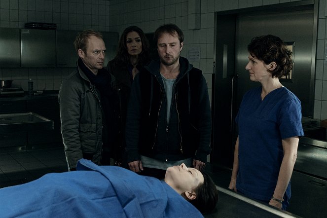 Einsatz in Hamburg - Rot wie der Tod - Z filmu - Rainer Strecker, Aglaia Szyszkowitz, Bjarne Mädel, Cosma Shiva Hagen, Victoria Trauttmansdorff