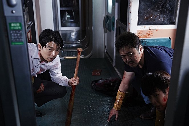 Vlak do Pusanu - Z filmu - Yoo Gong, Dong-seok Ma, Woo-shik Choi