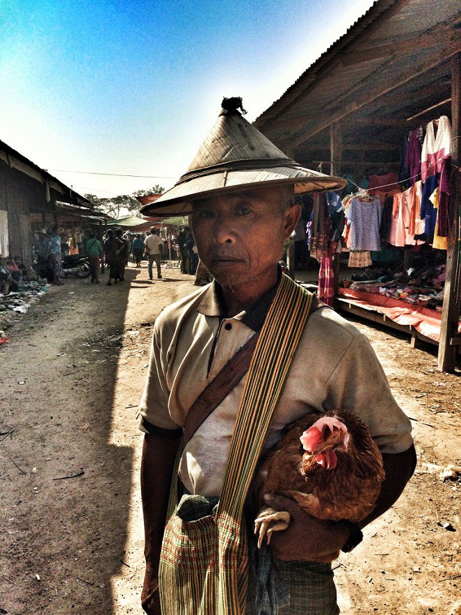 Na cestě - Na cestě po myanmarském Loikaw - Z filmu
