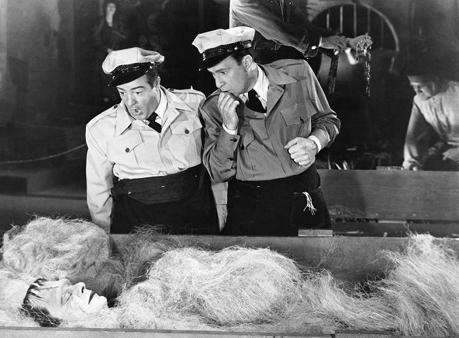 Abbott and Costello Meet Frankenstein - Z filmu - Glenn Strange, Lou Costello, Bud Abbott