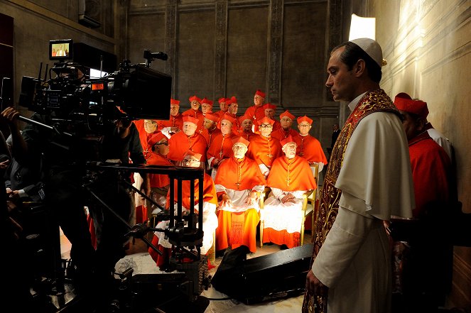 Mladý papež - Z natáčení - Jude Law
