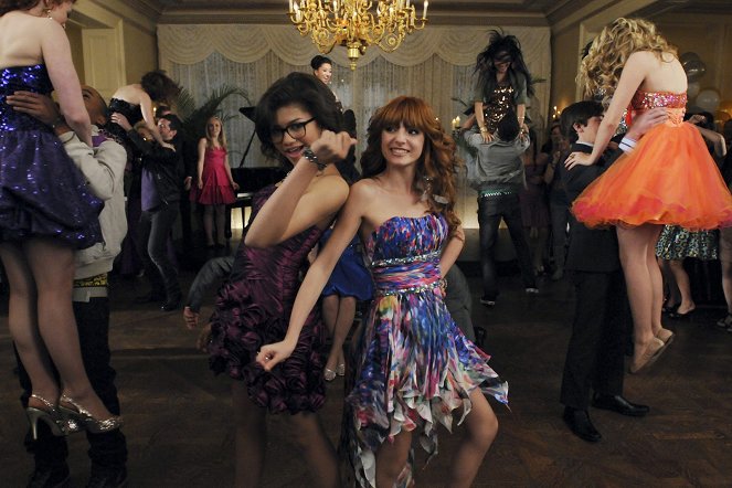 Frenemies - Photos - Zendaya, Bella Thorne