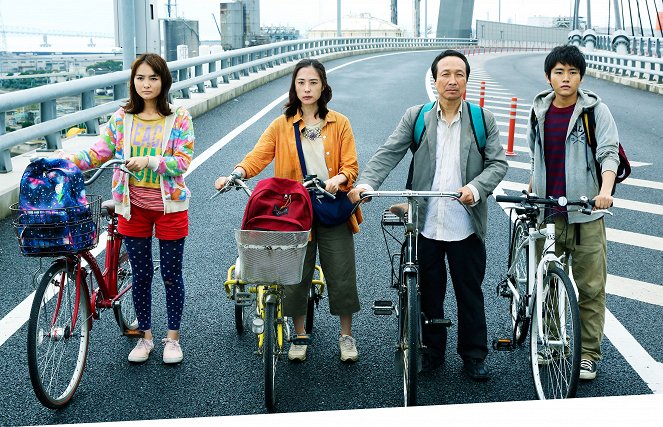 Survival Family - Z filmu - Wakana Aoi, Eri Fukacu, Fumijo Kohinata, Júki Izumisawa