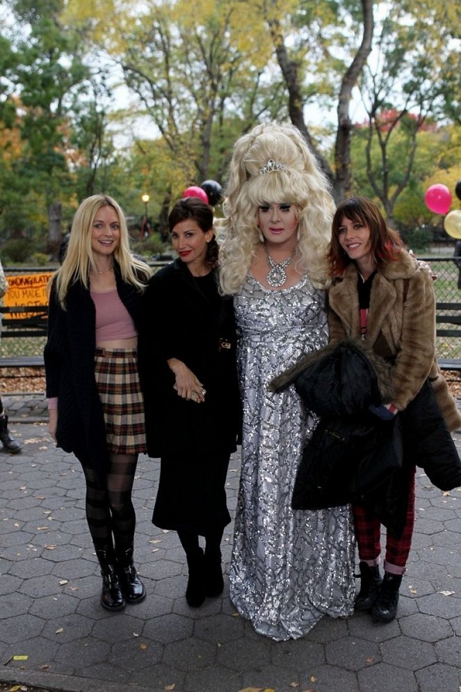 Heather Graham, Gina Gershon, Angela Featherstone, Kate Moennig